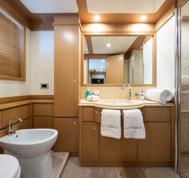En-suite aboard La Pausa
