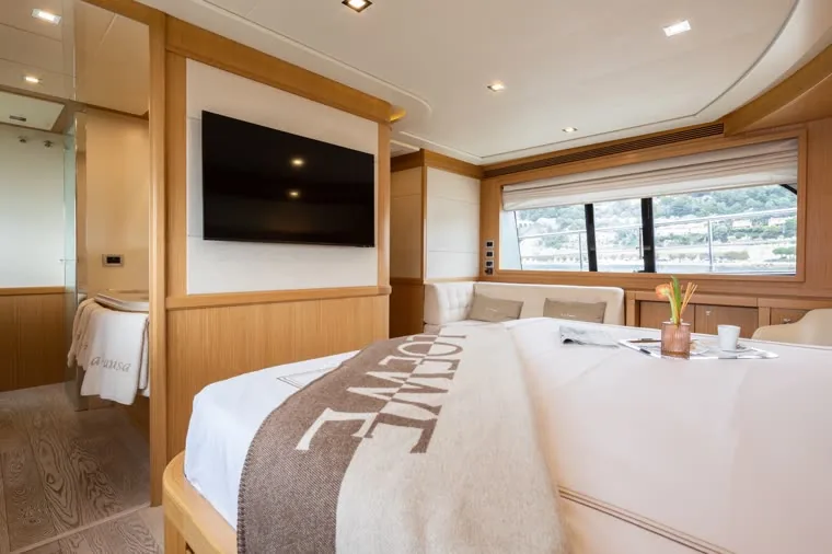 Master suite aboard La Pausa