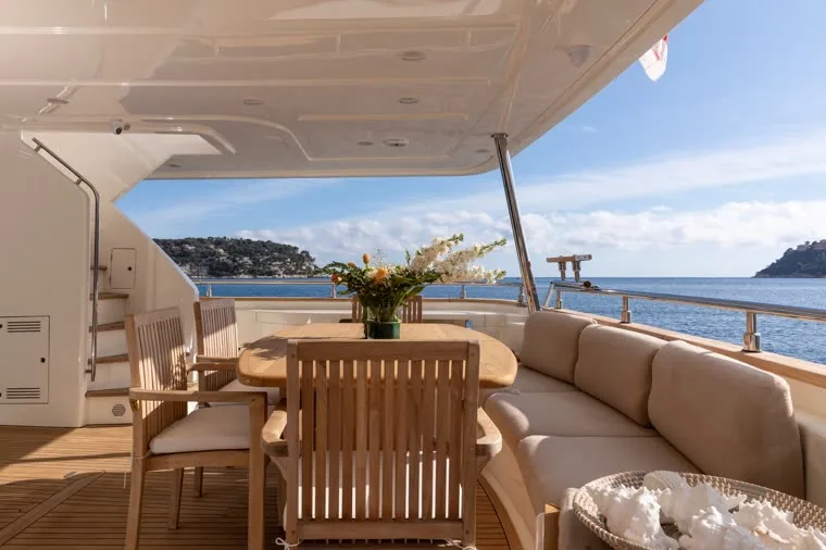 Sky lounge aboard La Pausa